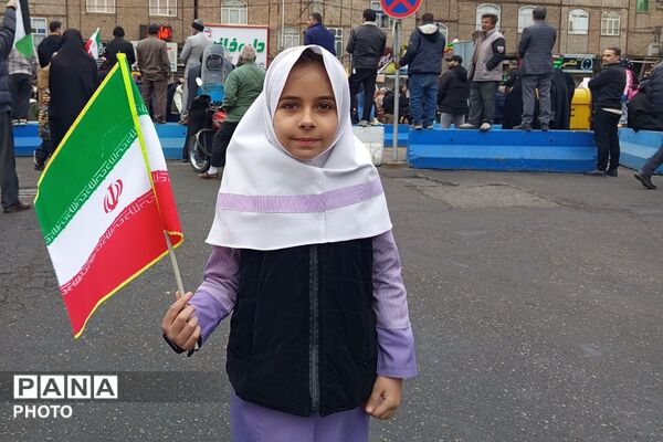 تجدید پیمان مردم ولایتمدار بهارستانی با سومین رهبر انقلاب در روز قدس