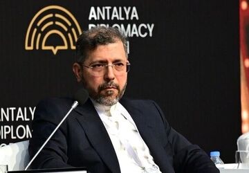 خطیب‌زاده: تهران آتش‌بس موقت را نمی‌پذیرد و به‌دنبال پایان جامع جنگ در منطقه است