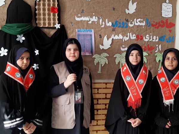 سوگواری همراه با شور و عشق فاطمی و پویش نذر کتاب در مدرسه شهید جواهری دو 