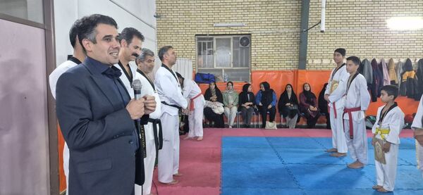 مراسم تجلیل قهرمانان تکواندوی استان خراسان رضوی از باشگاه دلاوران در کاشمر