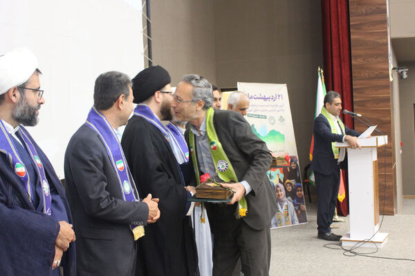 آیین بزرگداشت سالروز تاسیس سازمان دانش آموزی در قم- 2
