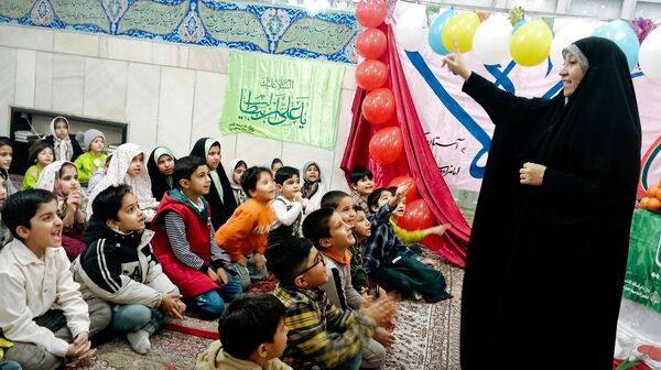 اجرای برنامه شاد برای کودکان در شهرستان کاشمر 
