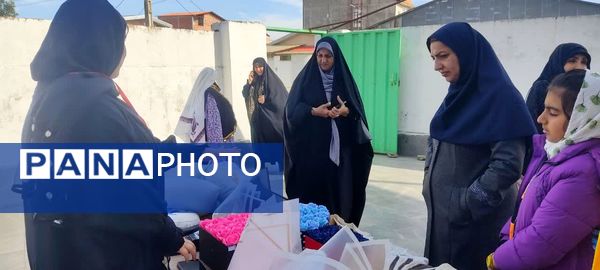 نمایشگاه هنرهای دستی دانش آموزان در بابلسر 