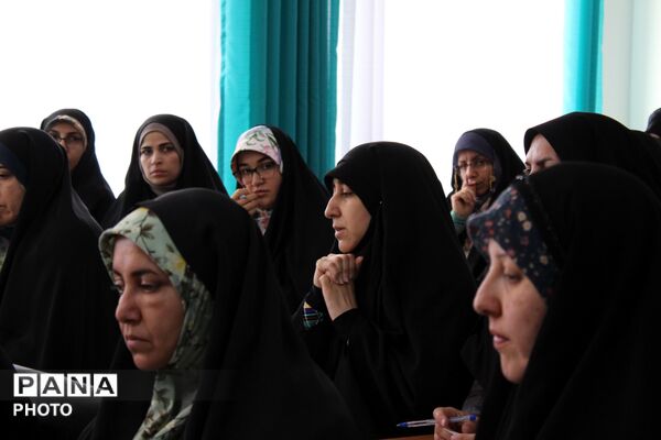 کارگاه روایتگری و قصه‌گویی ویژه مربیان مهدویت در بنیاد مهدویت کرج