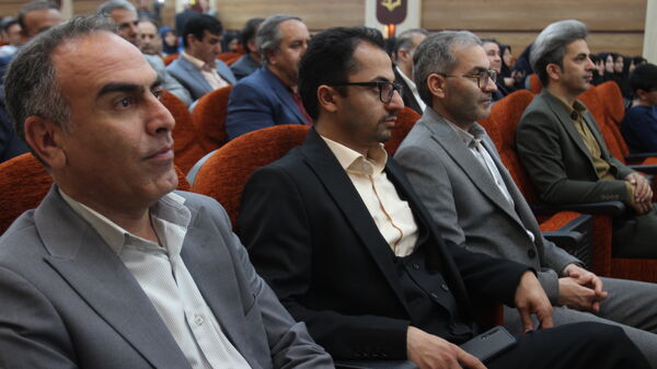 همایش بزرگداشت مقام معلم آموزش و پرورش ناحیه یک زنجان