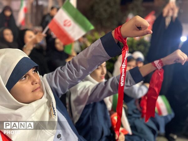 طنین «باید برخاست» در دویست و بیست و پنجمین شب تجمعات مردم ساوجبلاغ