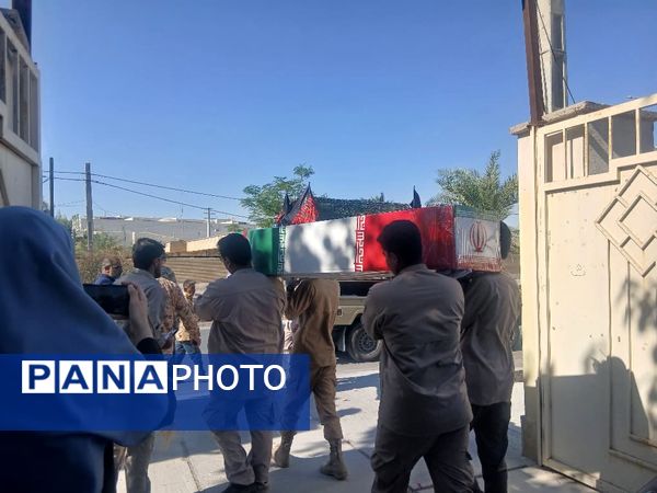 مراسم تشییع شهید گمنام در دبیرستان فرزانگان میناب