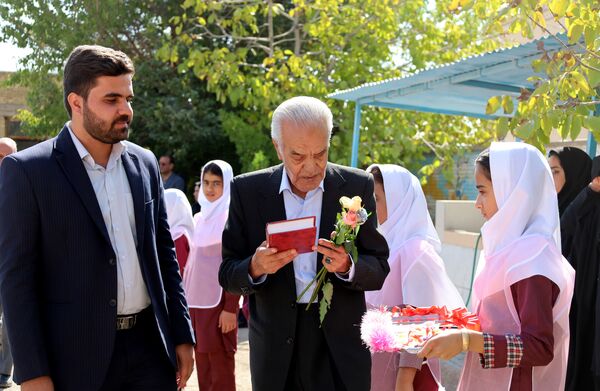 افتتاح زمین والیبال در بافت