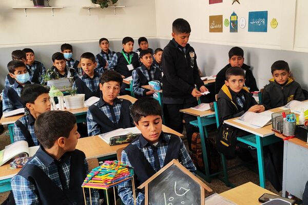 گرامیداشت و یادبود حافظ، شاعر ایرانی در دبستان امام‌حسن مجتبی(ع) رودهن 