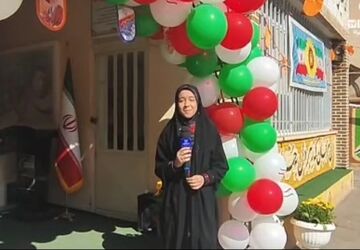  نواختن زنگ انقلاب در هنرستان شهید دستغیب آموزش و پرورش ناحیه ۵