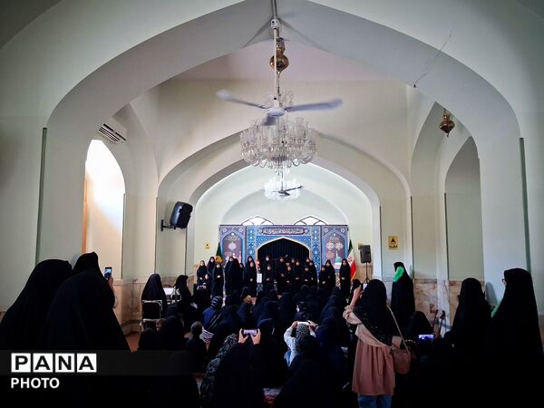 اجتماع خواهران خورشید در زیارتگاه شهید آیت‌الله مدرس (ره)