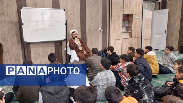 برپایی موکب در دبیرستان شهید بابایی به مناسبت بعث پیامبر‌(ص)