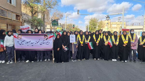 راهپیمایی روز ۱۳ آبان در شهرستان صالح آباد