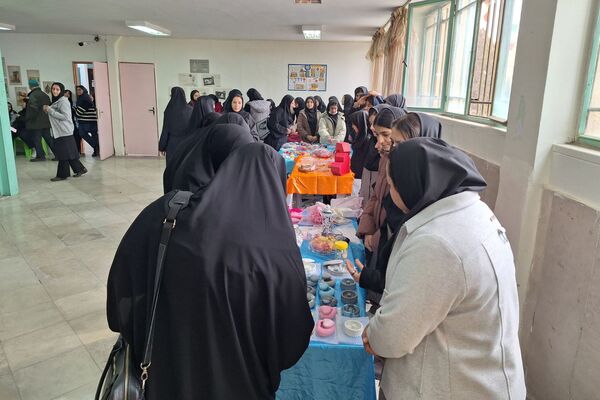جشنواره ایرانمون در دبیرستان خدیجه کبری (س) پردیس
