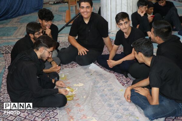 آیین «احلی من العسل» با نوای زیارت عاشورا در کوار