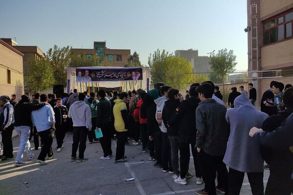 در اغنای دل‌ها هنرستان موفقیان اسلامشهر میزبان آیین فاطمیه و سفره احسان بانوی نور بود