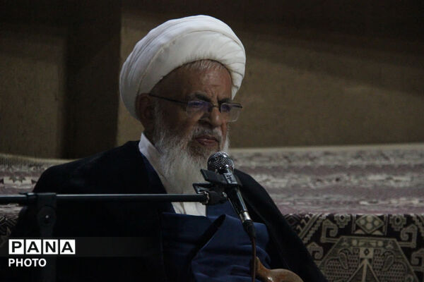 بدرقه کاروان پیاده‌روی زائران امام رضا (ع) در یزد