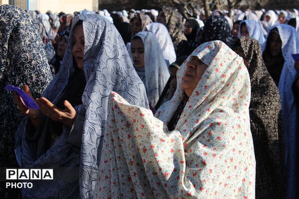 نماز عید سعید فطر در باغ ملی شهرستان سملقان
