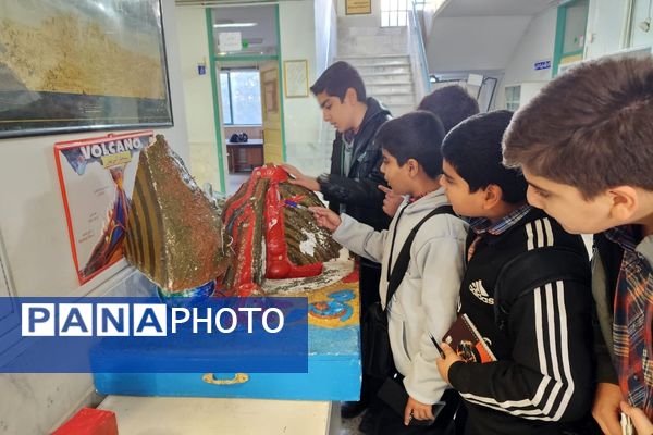 ایجاد انگیزه در دانش‌آموزان با آموزش‌های عملی و آزمایشگاهی 