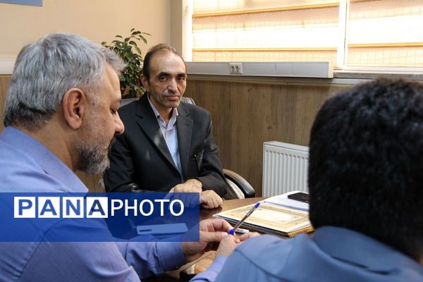 آیین معارفه معاون پرورشی و تربیت‌بدنی اداره آموزش‌وپرورش بهارستان‌دو