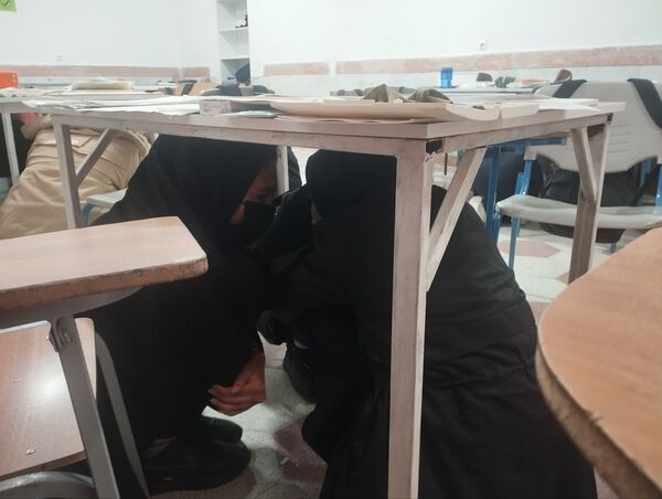 بیست‌و هفتمین مانور سراسری زلزله و ایمنی در مدرسه  هدف شهید شهیدی خلیل اباد 