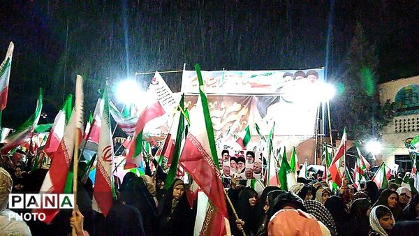  اجتماع پر شور مردم به همراه زنجیر زنی در بلوار فضل