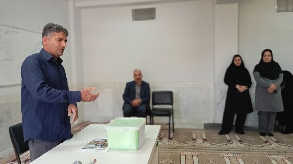ارتقای مشارکت اولیا و مربیان در هنرستان حضرت زهرا (س) بن