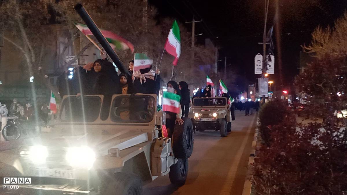 اجتماع باشکوه دختران و بانوان شهرستان قروه 