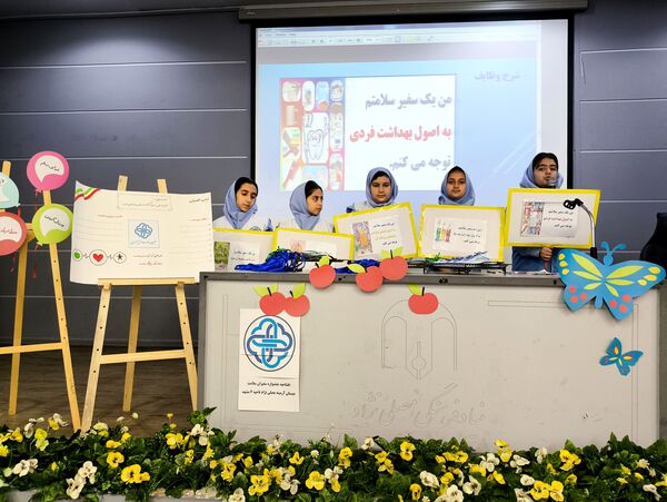 افتتاحیه جشنواره سفیران سلامت در دبستان آرمینه مصلی نژاد