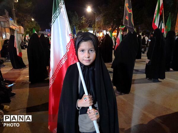 طنین گام‌های به‌هم‌پیوسته در شهر کهن نیشابور