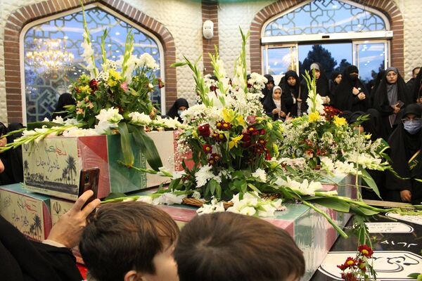 مراسم میزبانی شهدای گمنام دفاع مقدس در البرز