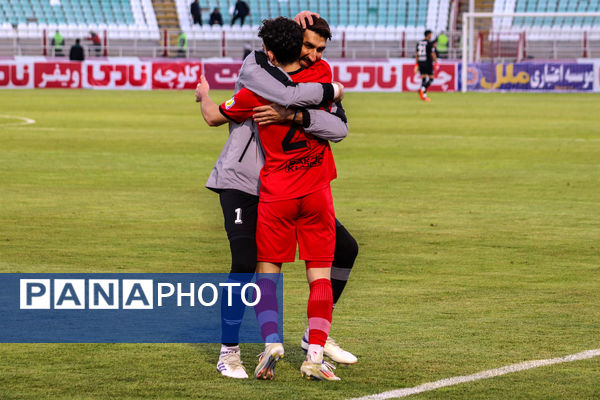 بازی جام حذفی تراکتور و  گل‌گهر سیرجان