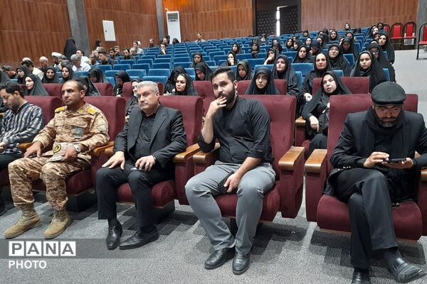 جلسه مدیران مدارس منطقه کهریزک؛ هماهنگی «پروژه مهر» و آیین بدرقه رهبر شهید
