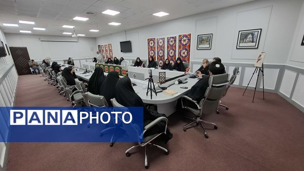 اختتامیه‌ دوره کتابخوانی «نجاح» در کتابخانه مرکزی استان قم