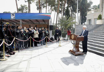 عارف: خبرنگاری جزو مشاغل سخت است