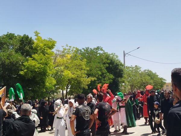 دسته عزاداری ظهر عاشورا در فاروج 