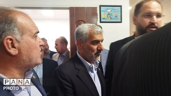 آیین افتتاح پیش دبستانی و دبستان اوتیسم حاجیه مهری سادات اسداللهی با حضور معاون وزیر آموزش و پرورش 