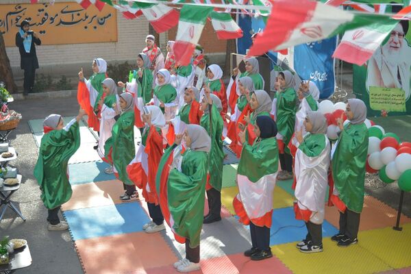 طنین زنگ انقلاب در بهارستان‌دو 