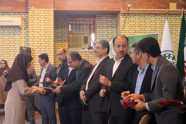 آیین سپاس معلم در دبستان دخترانه شهید باهنر بوشهر