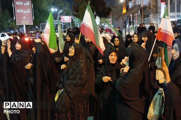 صد و بیست و هفت  شب استقامت در قرچک؛ خیابان همچنان شاهد حماسه حضور مردم 
