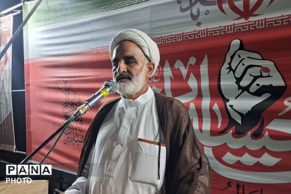 قدرت مشت، شکوه پرچم؛ نمادهایی از پایداری بی پایان