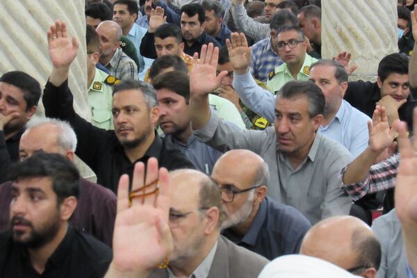 مراسم چهلمین روز شهادت شهدای اقتدار با حضور گسترده مردم کردستان در سنندج 