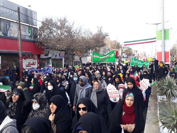 جلوه‌هایی از حماسه آفرینی مردم شیروان در راهپیمایی ۲۲ بهمن 
