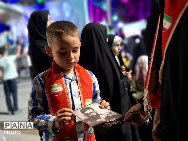 پویش با تو بزرگ شدیم و با تو قد می‌کشیم در رشتخوار
