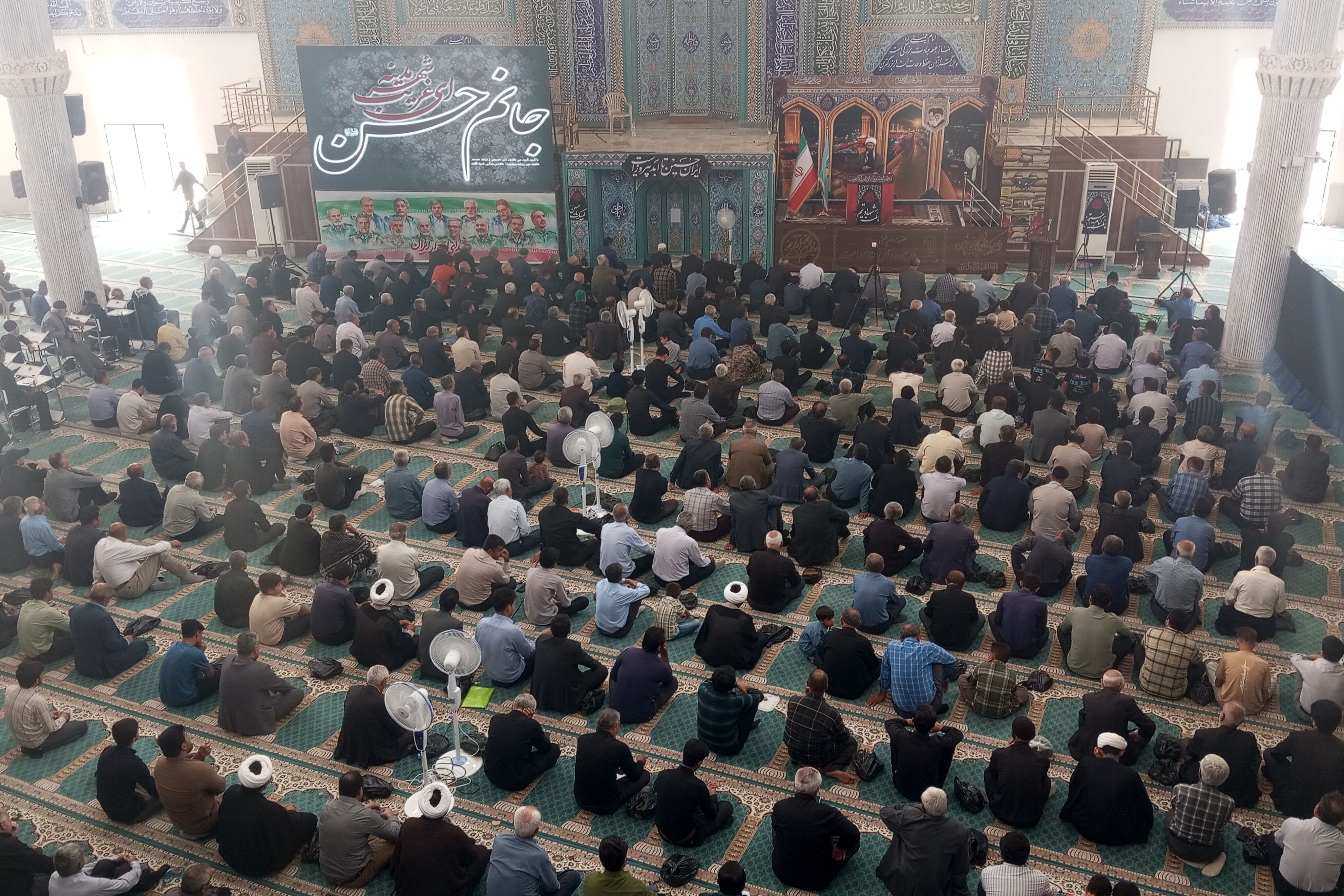  صفوف نماز جمعه لردگان؛ نبض جامعه در دست همدلی و بصیرت