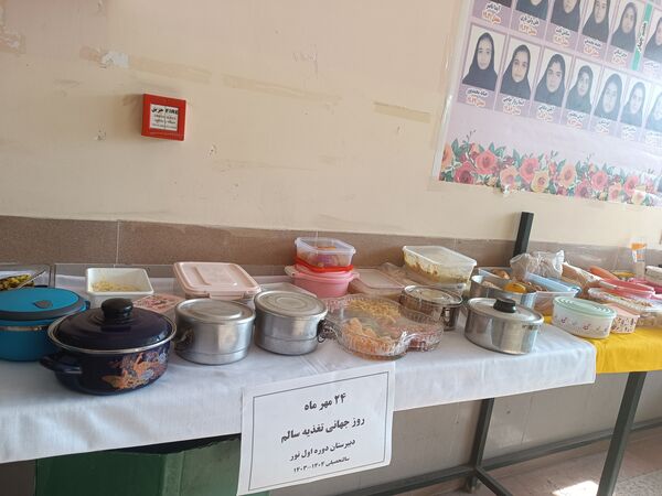 جشنواره غذا در دبیرستان دخترانه نور اردبیل 