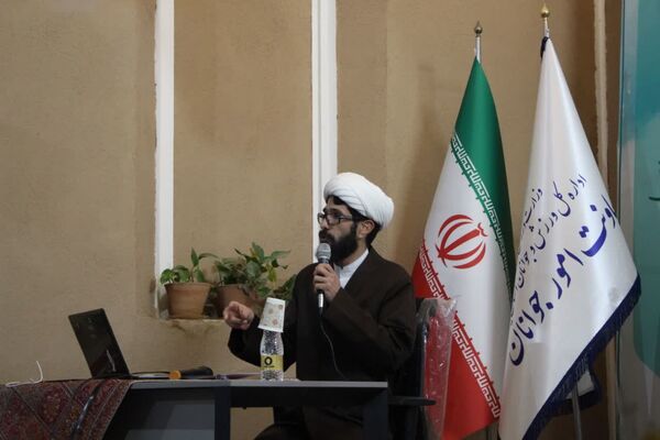 نشست فعالان فرهنگی و اجتماعی با محوریت نماز و مهدویت