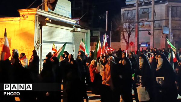 حضور پرشور مردم شهر لالجین در بیعت با رهبر معظم انقلاب