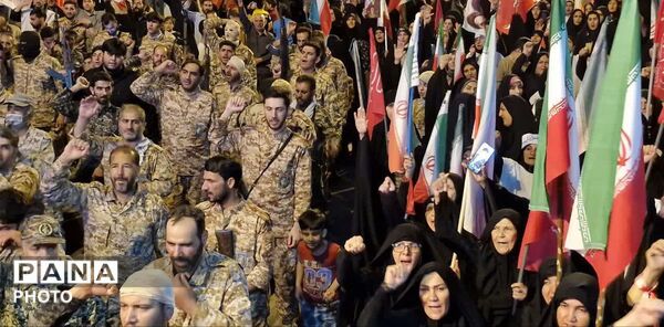طنین دوباره «لبیک یا خامنه‌ای» در صد و چهل و دومین شب نورآباد 