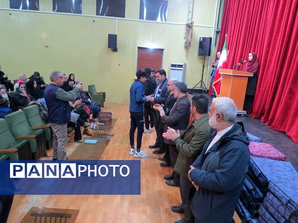 تقدیر از دانش‌آموزان برتر مدرسه آل نبی 